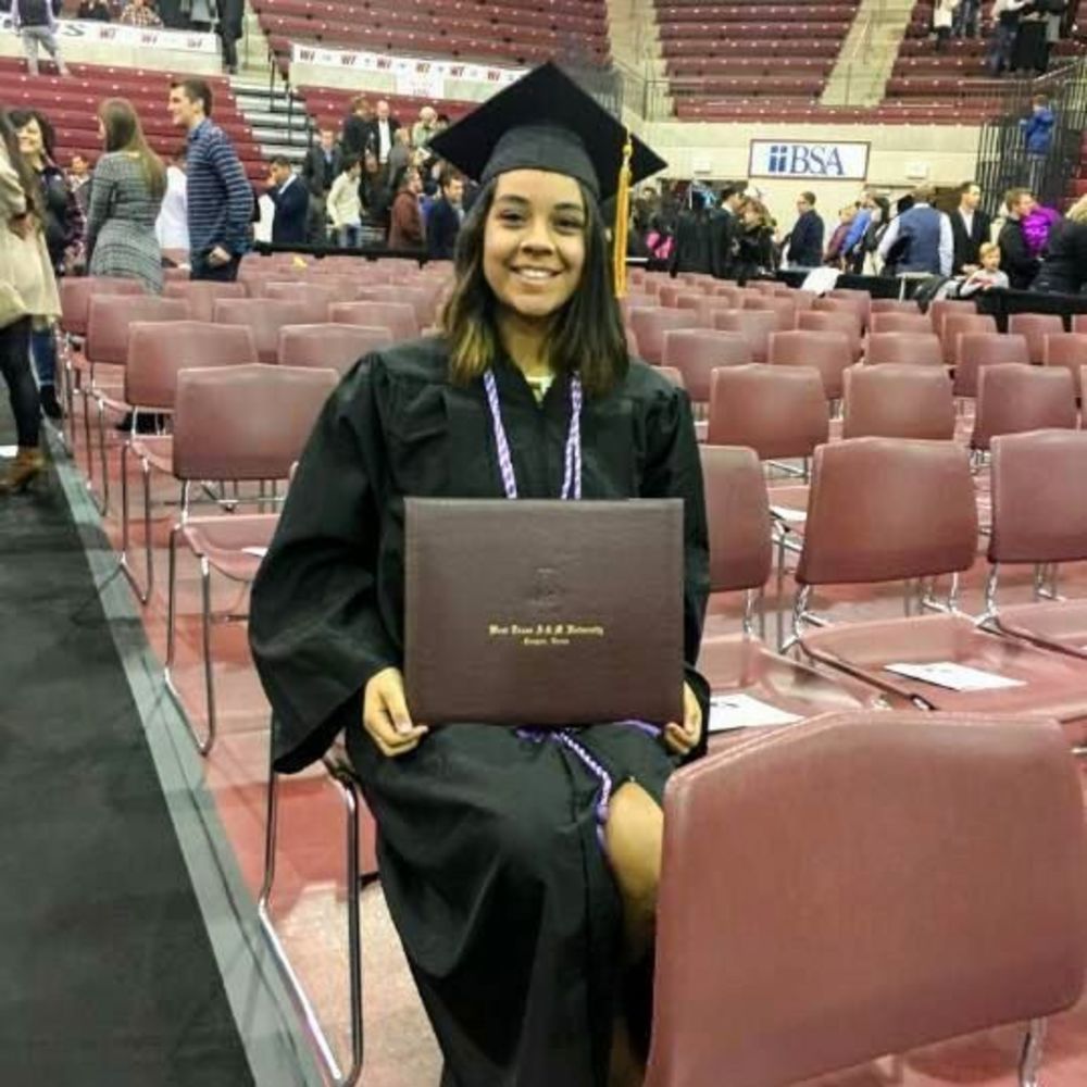 Meet your Posher, Angelica